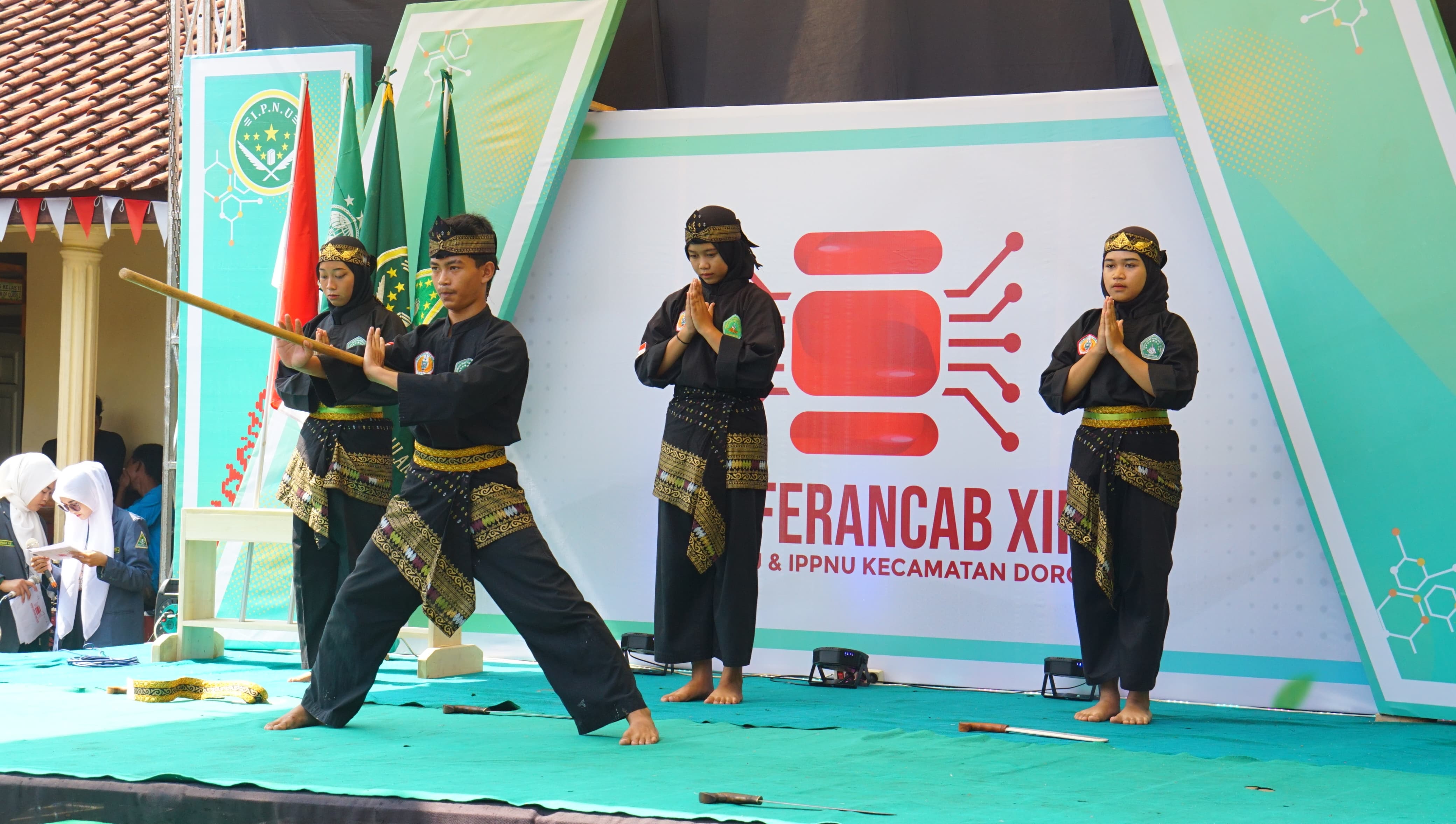 foto kepala sekolah